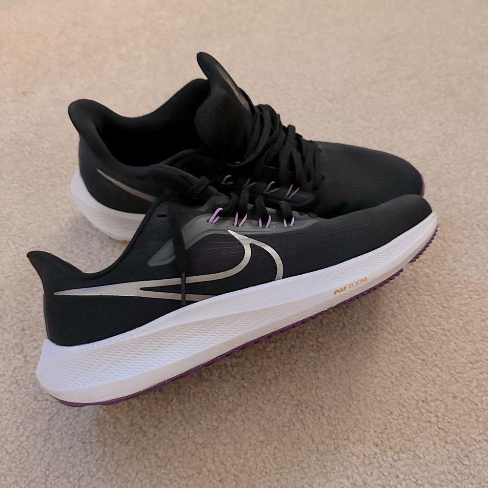 Men’s Nike Air Zoom Pegasus 39 size 11 Black/silver/purple